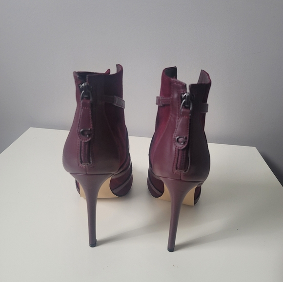 GUESS ADALIND2 Burgundy Suede Bootie - Picture 5 of 6